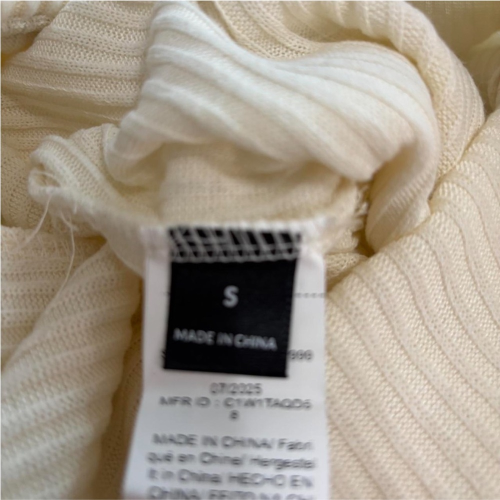 Off-Shoulder Ribbed Knit Sweater - Picture 3 of 3